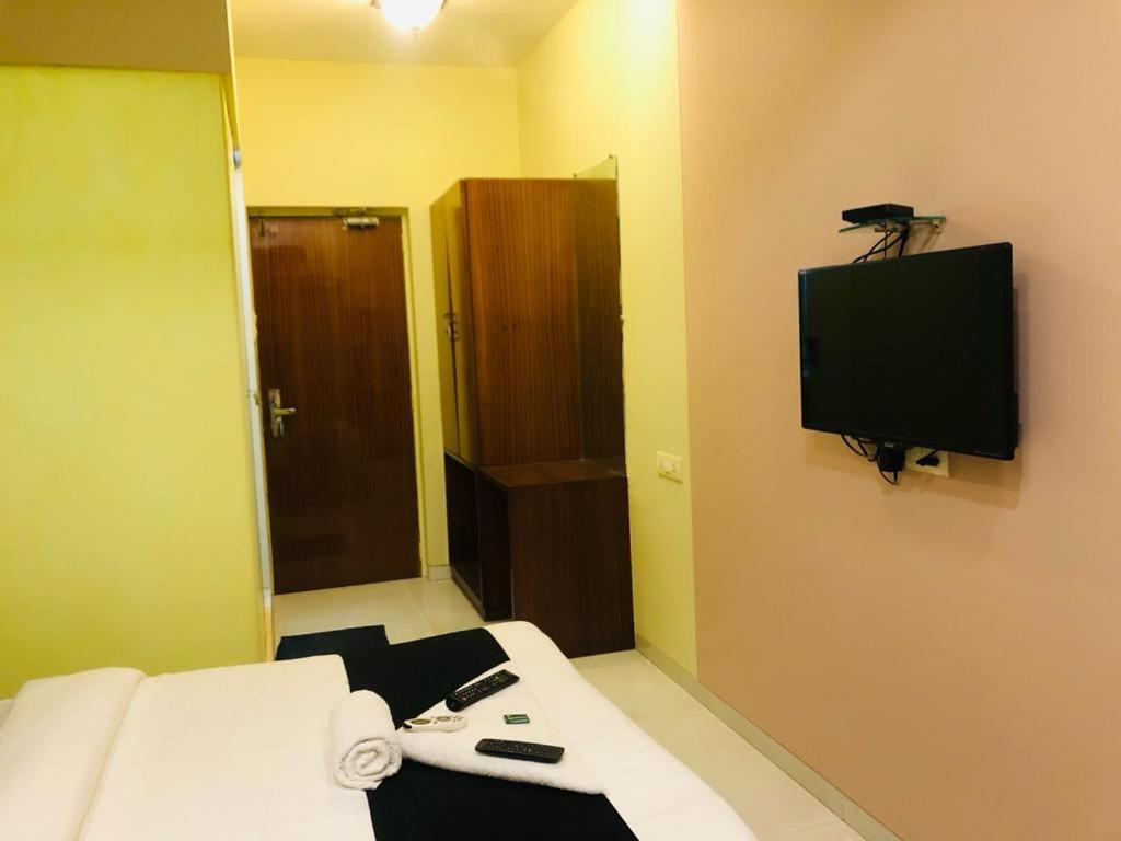 Glitz Hotels 7Even Hills- Nr International Airport Mumbai T2 Exterior photo